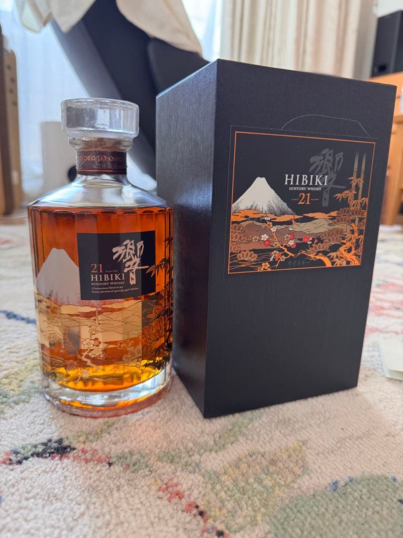 新品未開封 響21年 花鳥風月意匠ボトル　免税店限定　サントリー　ウィスキー