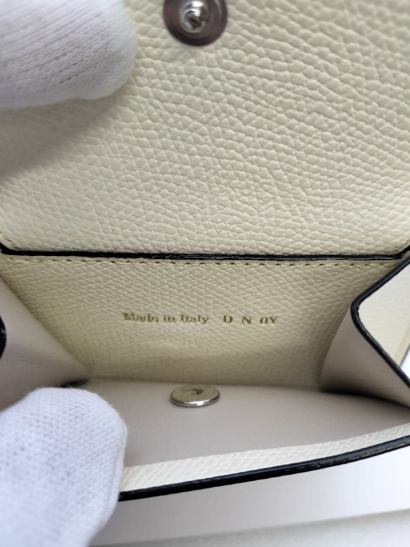 MY Valextra ホワイト 三つ折り財布