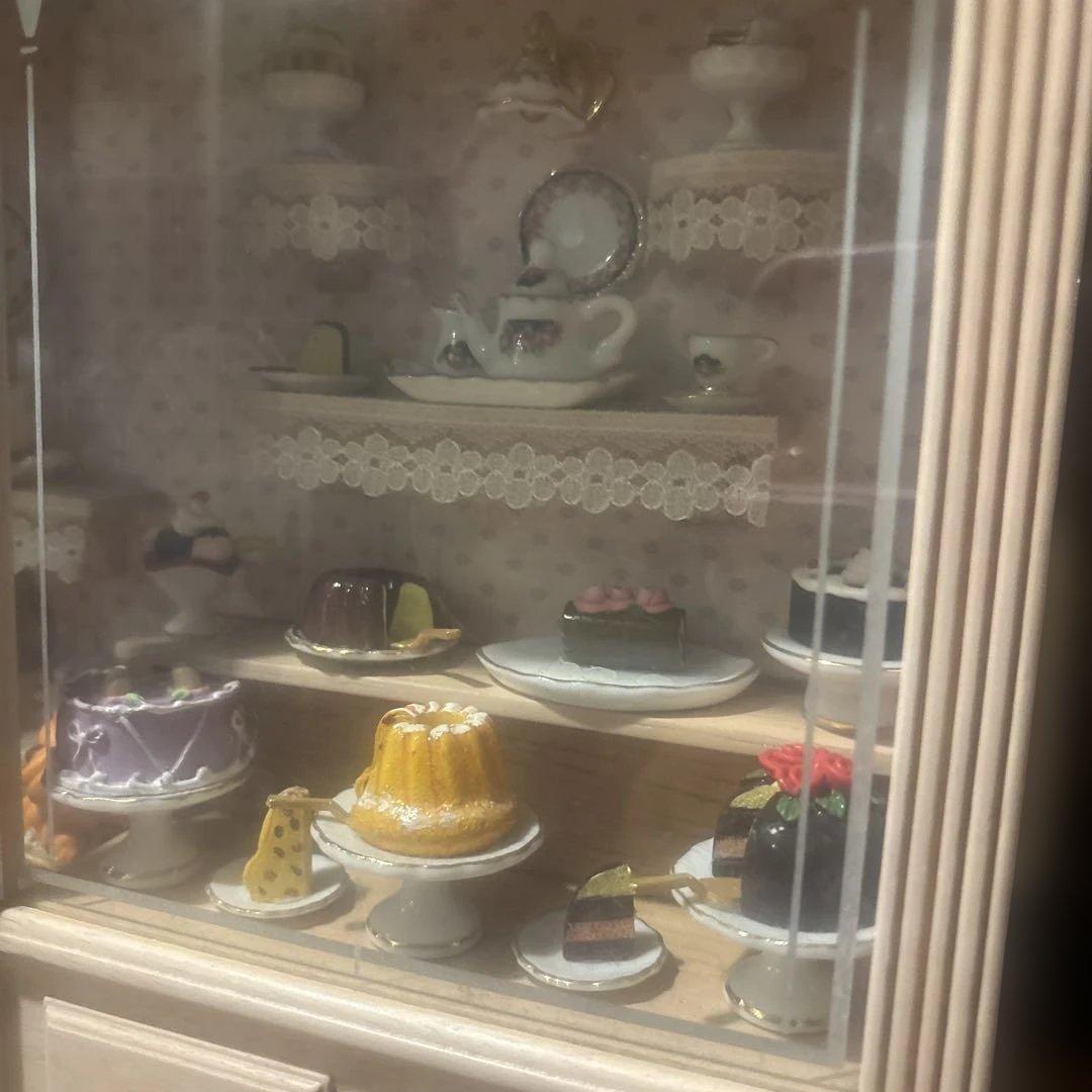 ドイツ　ロイターポーセレン　ミニチュアショップシリーズ　ケーキ屋さん