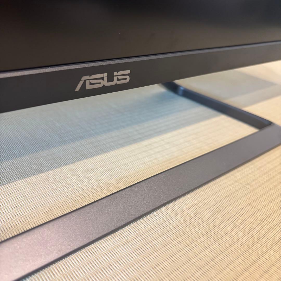 ASUS 4K モニター 31.5inch VA32UQ