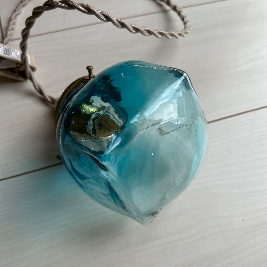 安土草多　青いガラス ペンダントライト　電球とコード付き