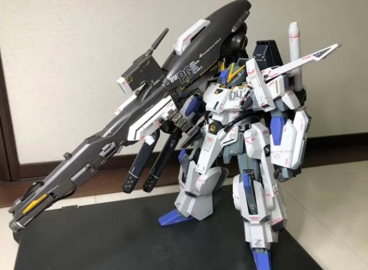 MG FAZZ 完成品　無塗装
