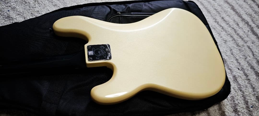 新品未使用Fender Duff McKagan Deluxe Bass