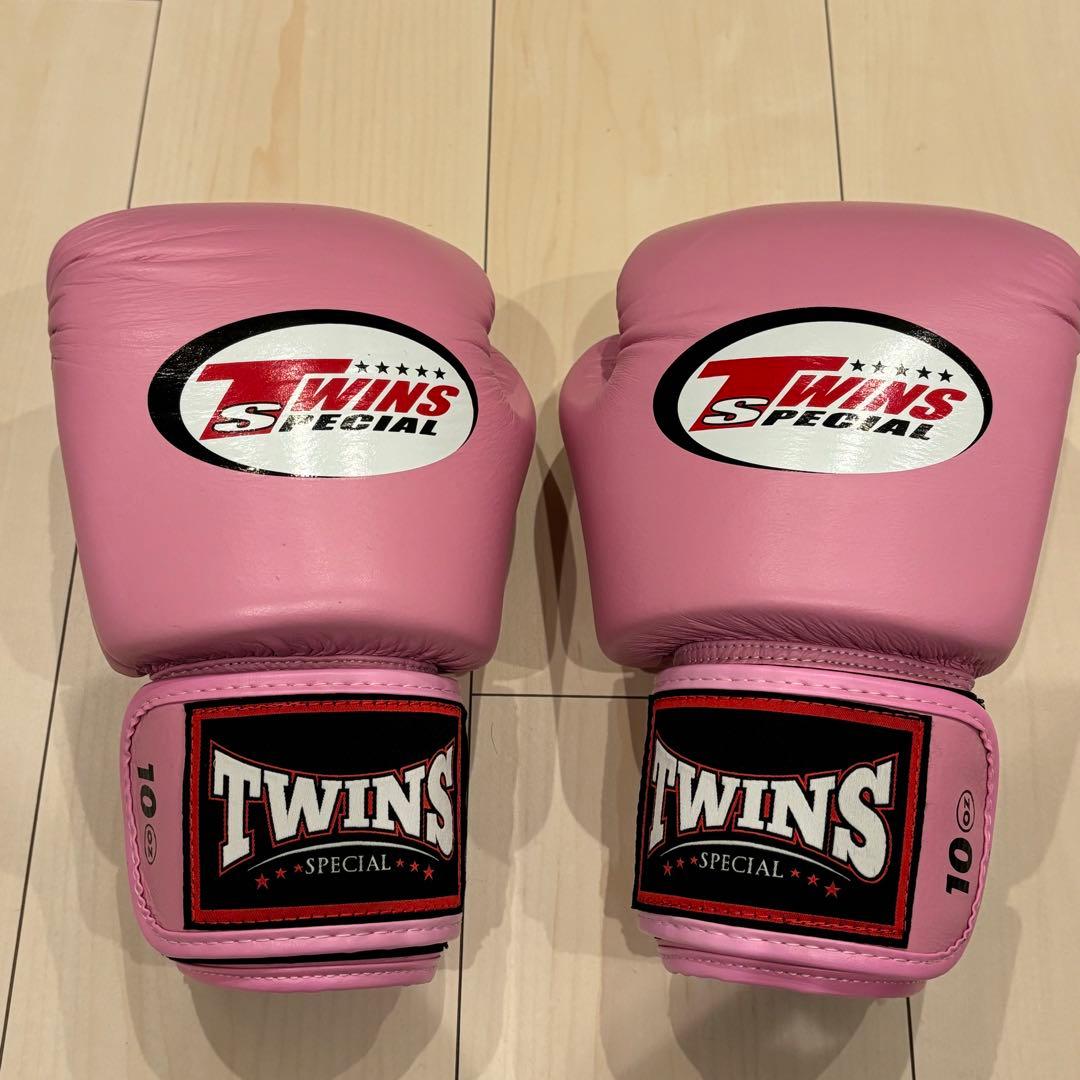 TWINS ツインズ　ボクシンググローブ 10oz ピンク