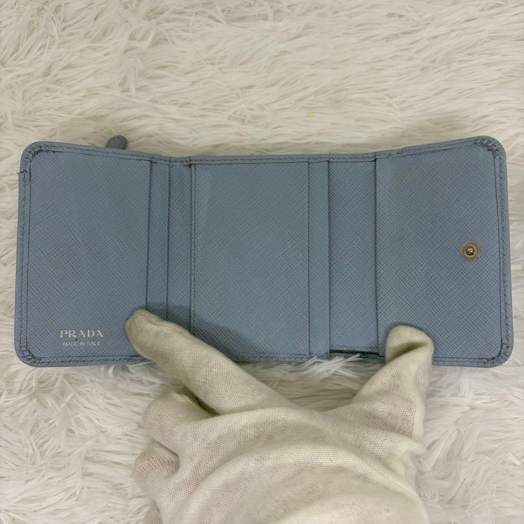 RFID搭載/美品✨プラダ 三つ折り財布 サフィアーノ 三角ロゴ レザー 水色