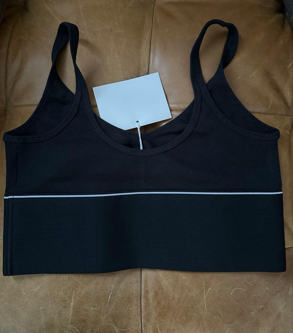 alexanderwang ブラック クロップドタンクトップ