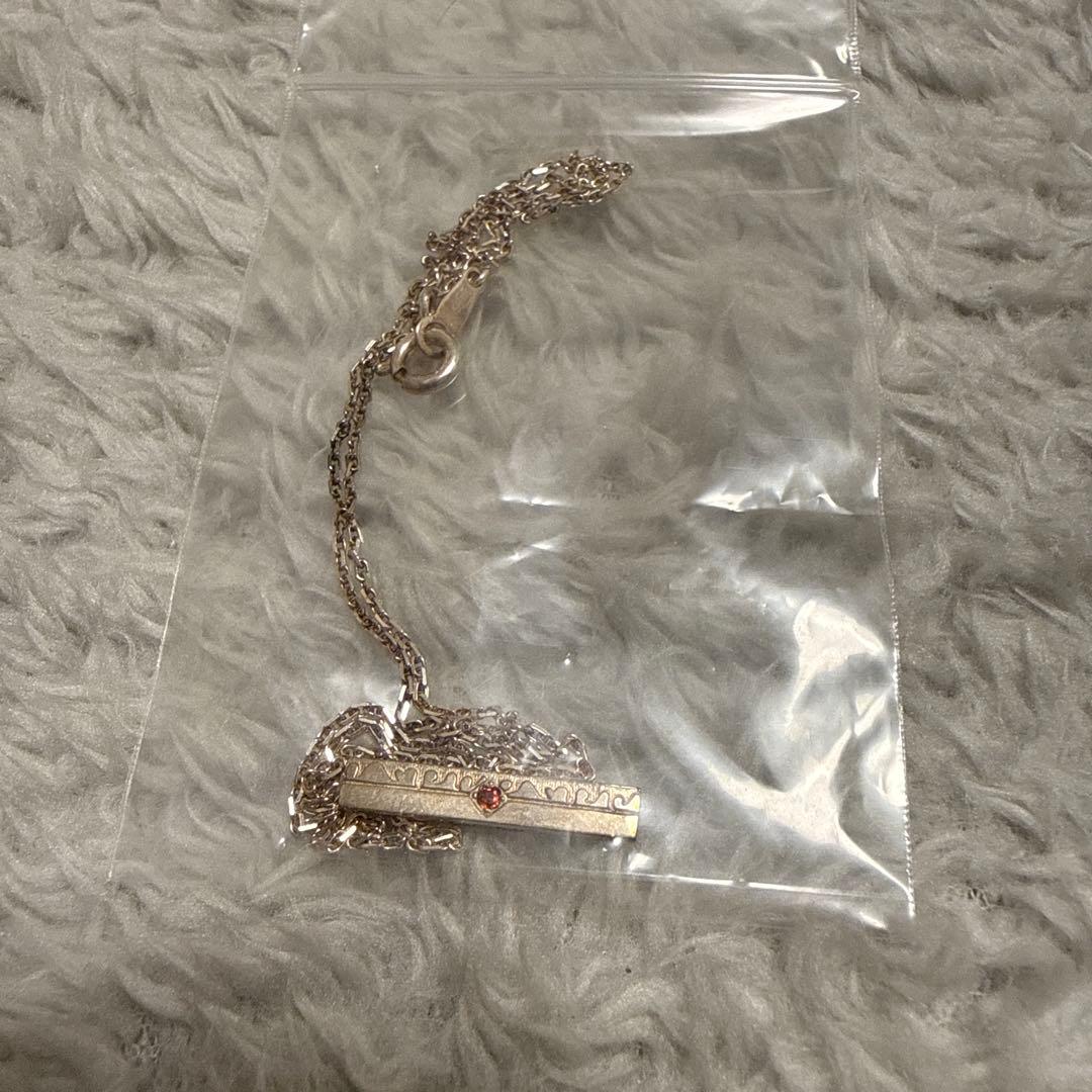 鬼滅の刃 煉獄杏寿郎　シルバー ネックレス 赤い石付き　THE KISS