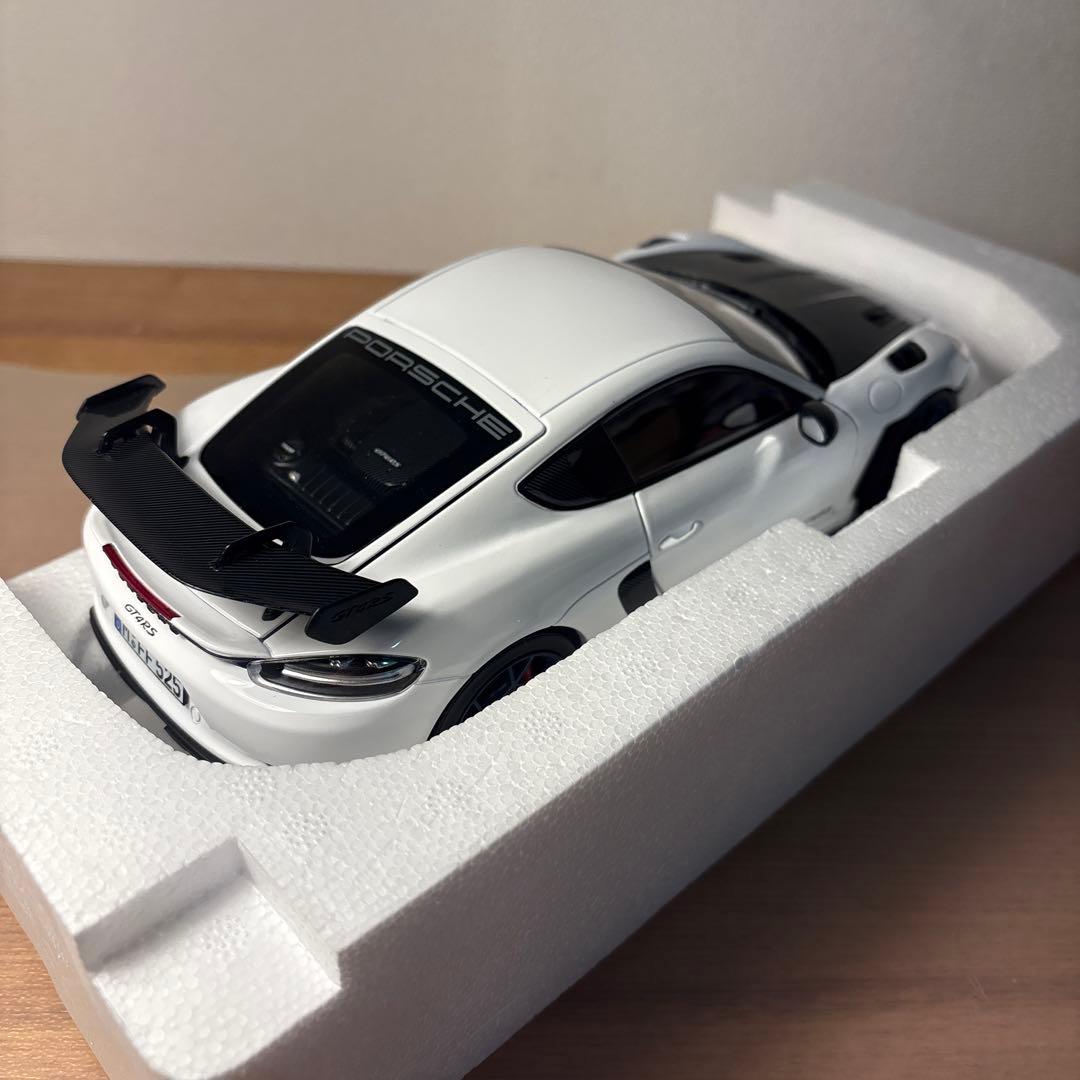 ノレブ　ポルシェ 718 ケイマン GT4 RS 1/18 ミニカー ホワイト