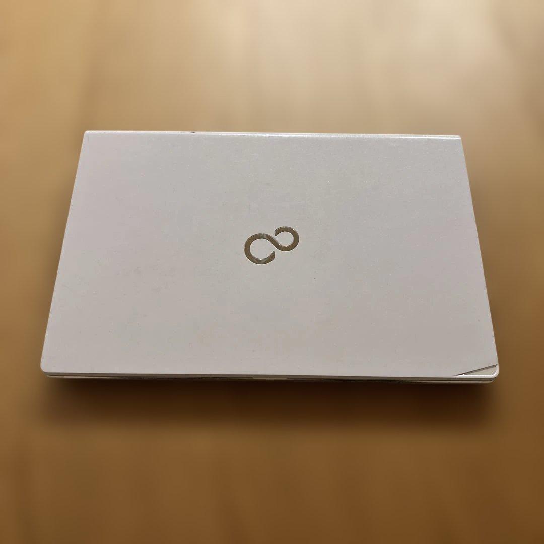 Fujitsu LIFEBOOK ホワイトノートPC