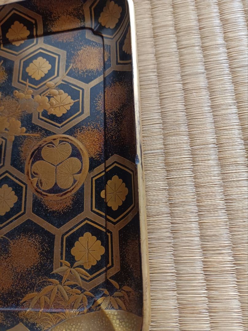 松竹梅破亀甲葵紋蒔絵香盆