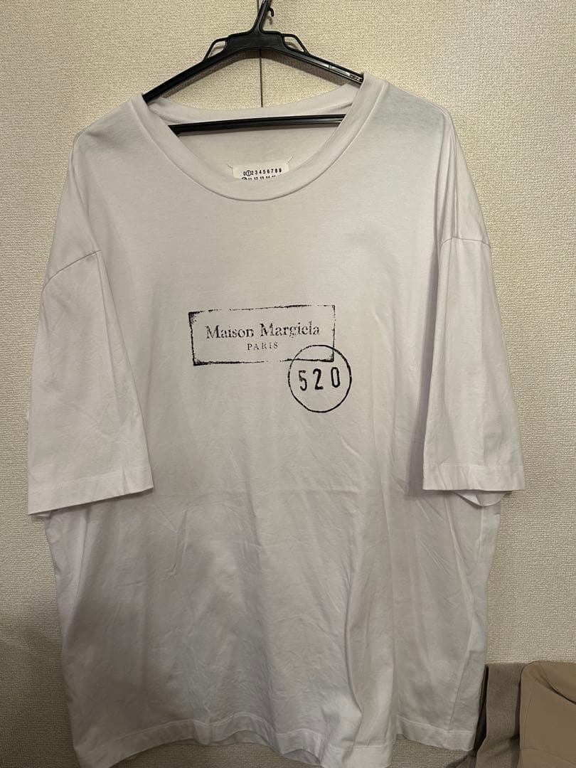 メゾンマルジェラの520スタンププリントTシャツ