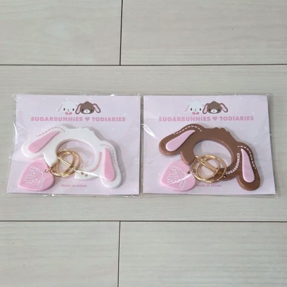 TODIARIES　サンリオ　シュガーバニーズ　 カラビナ 　しろうさ　くろうさ