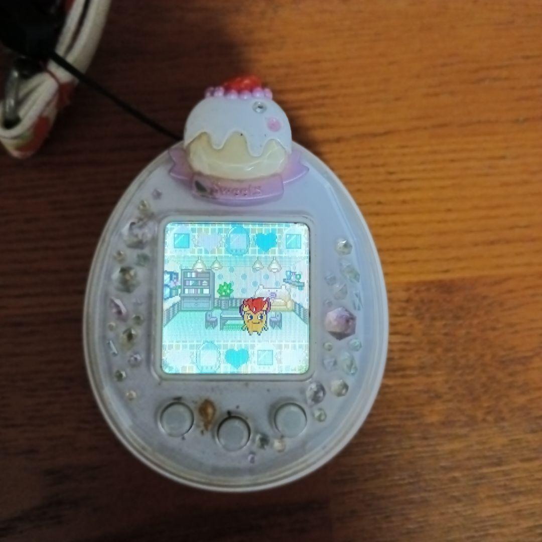 たまごっちピース(白)　ピアス