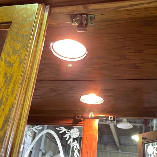 関西限定　送料別　アメリカ製　飾り棚　キュリオケース　ショーケース