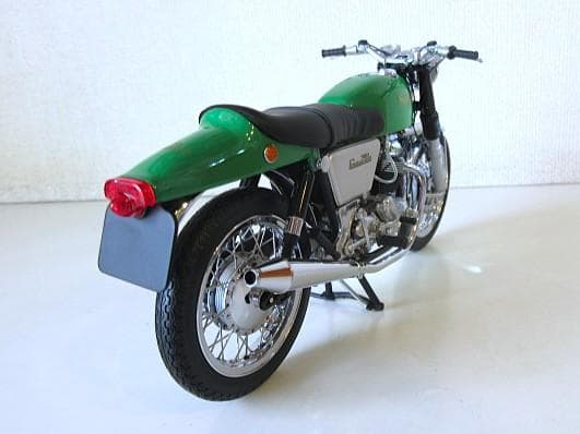 特価 MINICHAMPS 1/12 ノートン コマンド 750Fastback