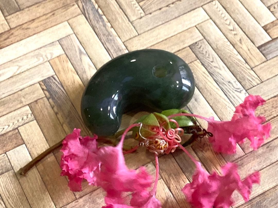 ✳絶品‼️濃厚青緑の碧玉　出雲石勾玉　最高級品　幻の透かし‼️コレクション　鑑別書付