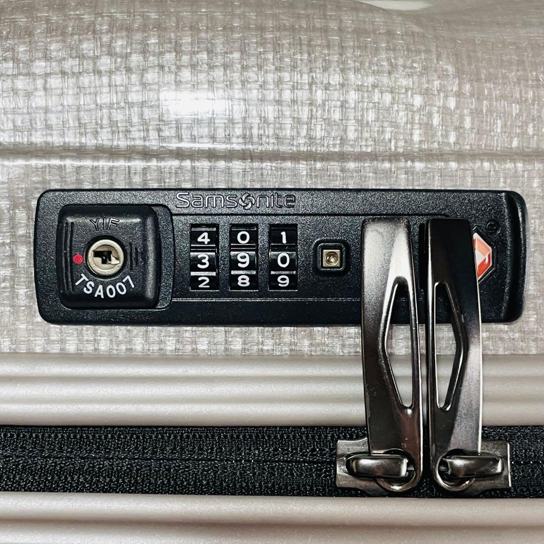 美品★軽量　サムソナイト　コスモライト　キャリーケース　4輪　スピナー55