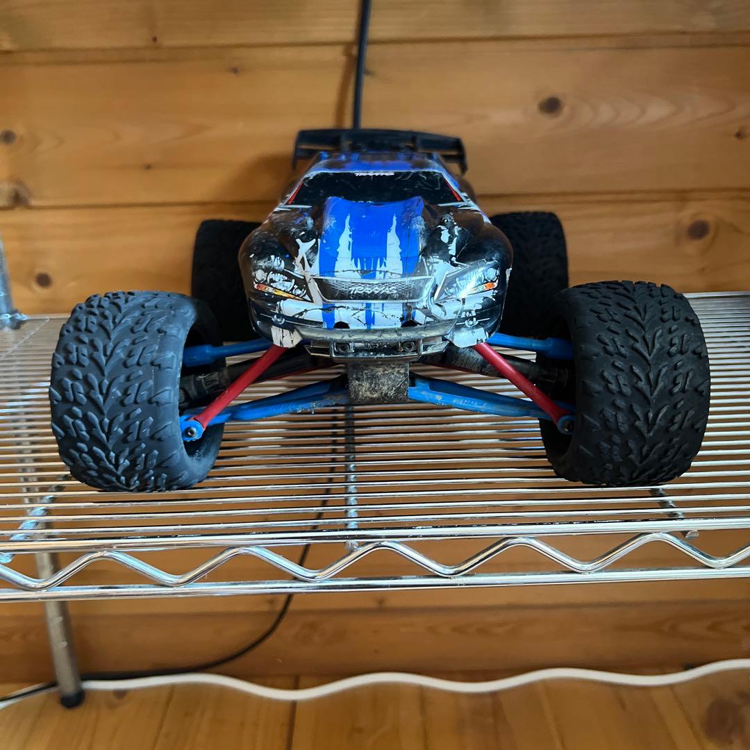 トラクサス　e-revo 1/16 VXL RTR