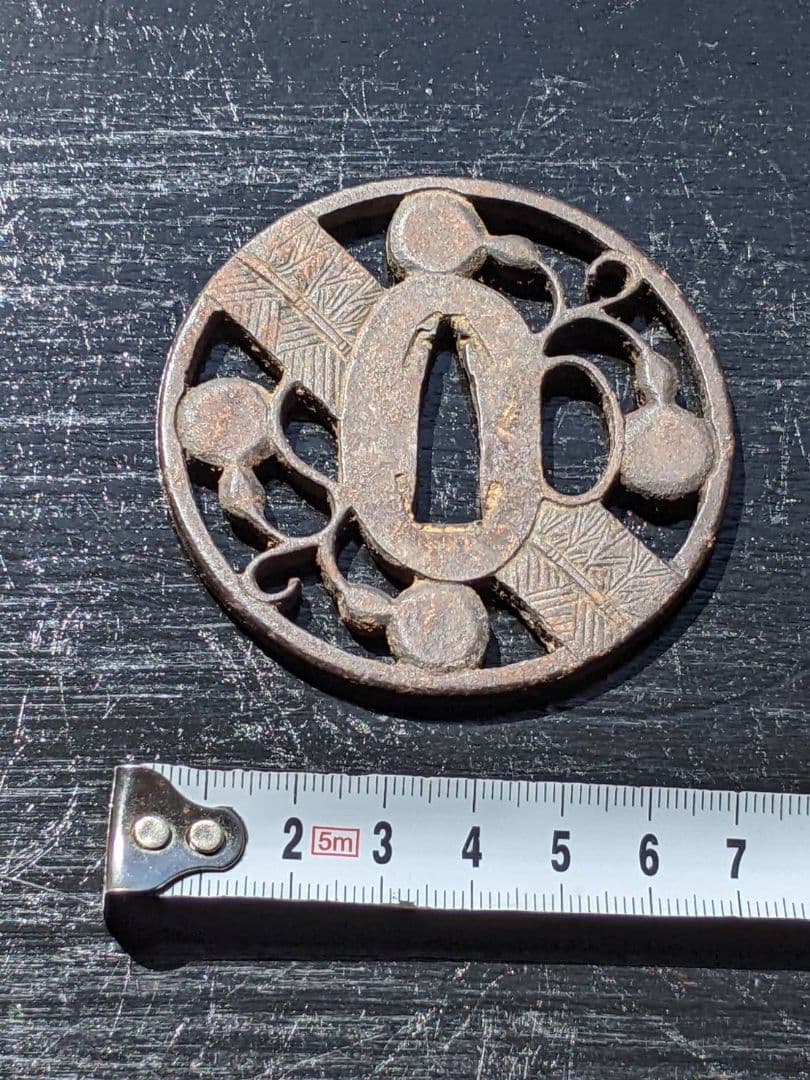 鍔８鉄製　二天 刀装具　時代　古玩　当時物