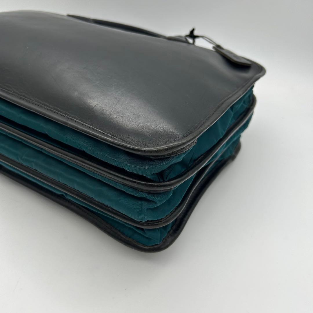 定価12.1万円　フェリージ　ビジネスバッグ　アコーディオン　レザー　三室　廃盤