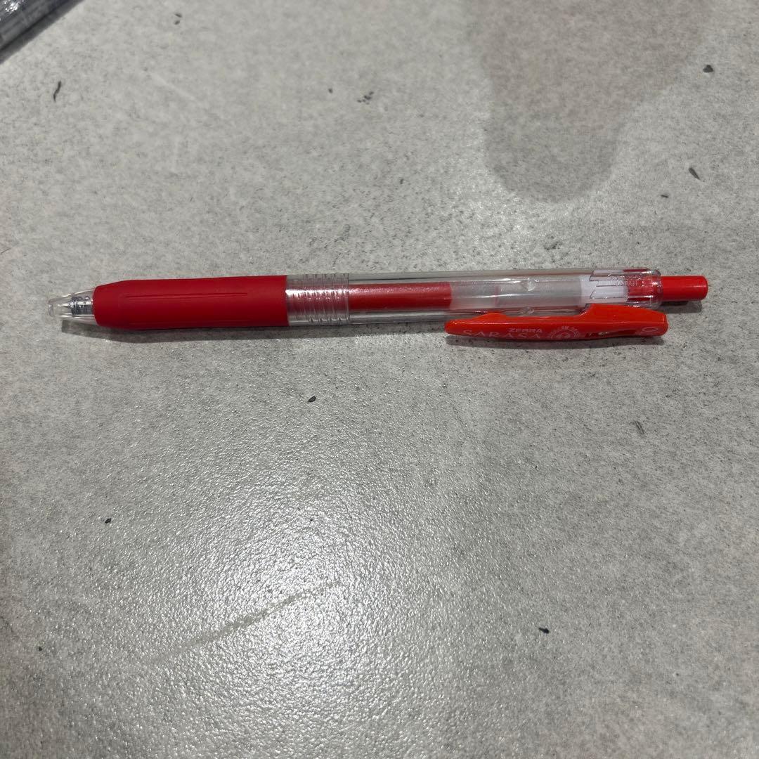 SARASAボールペン赤