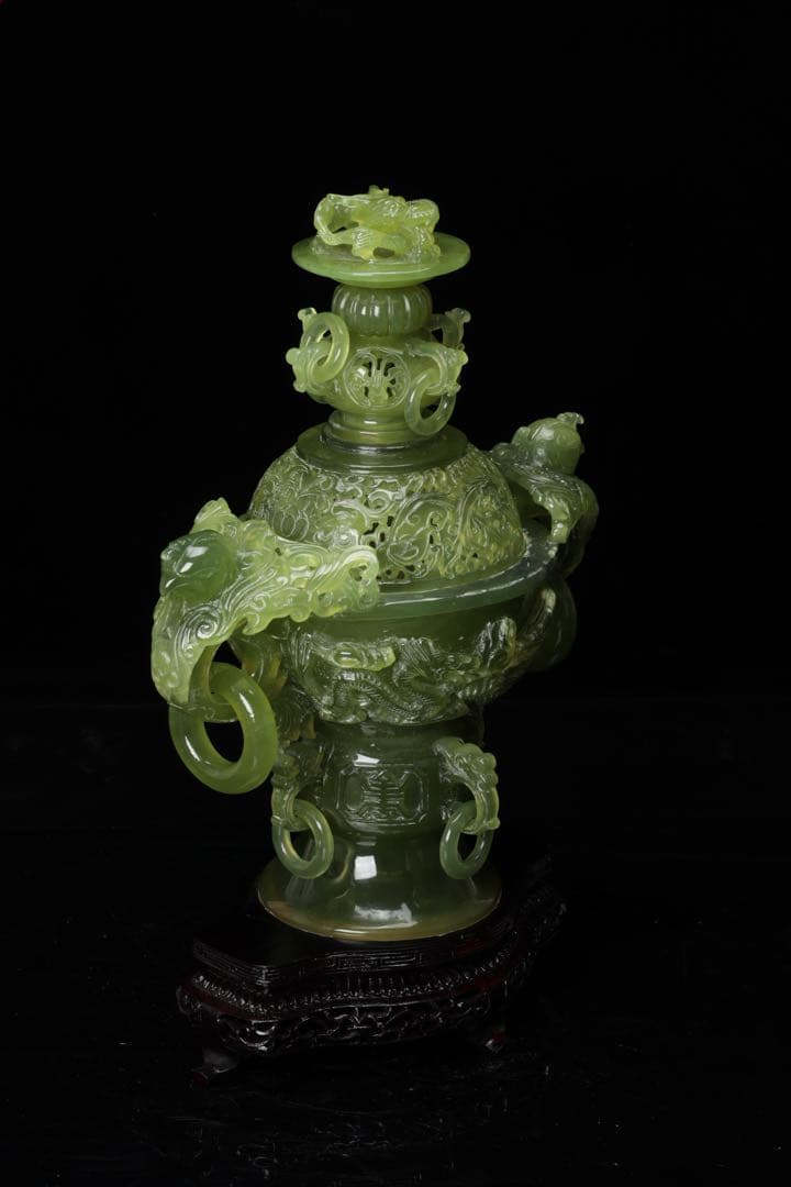 中国古玩 翡翠玉石 彫刻 龍蓋 耳 香炉 唐木台付 細密細工 古美術品 骨董品