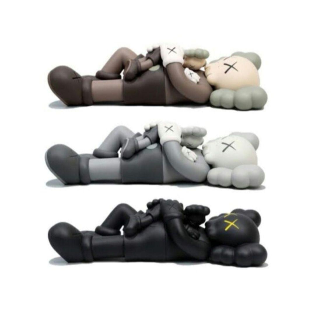 KAWS HOLIDAY SINGAPORE 3体セット