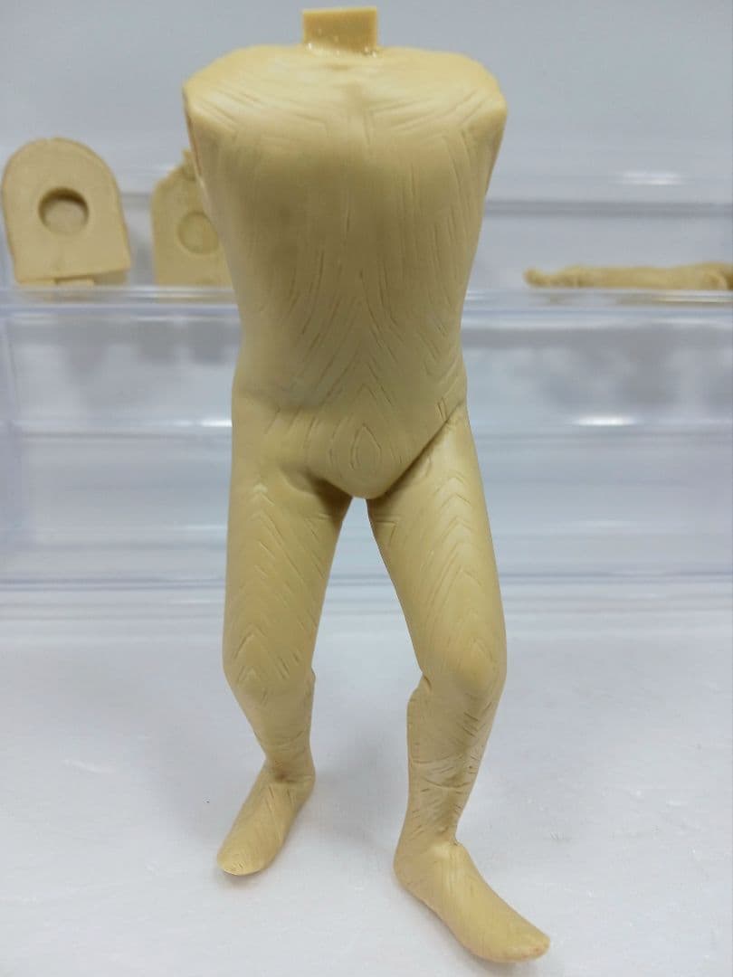 希少 ボークス ウルトラマン 三面怪獣ダダ ガレージキット ソフビ フィギュア