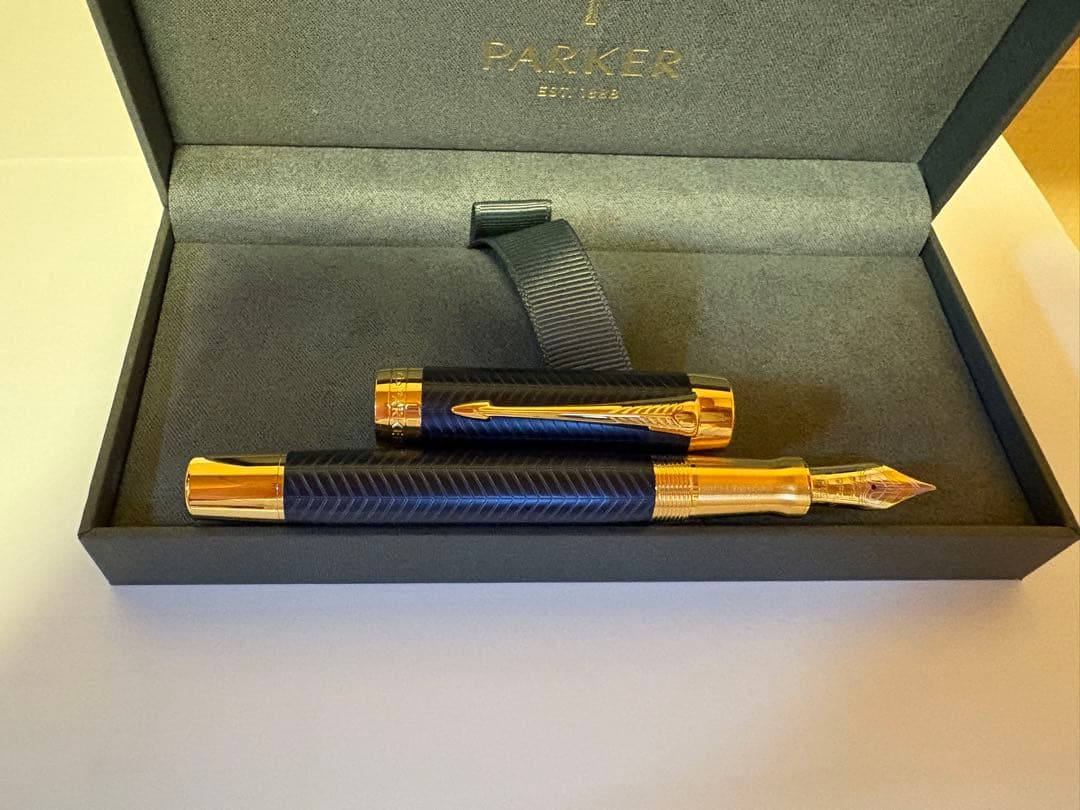Parker 万年筆 紺・金 専用ケース付き