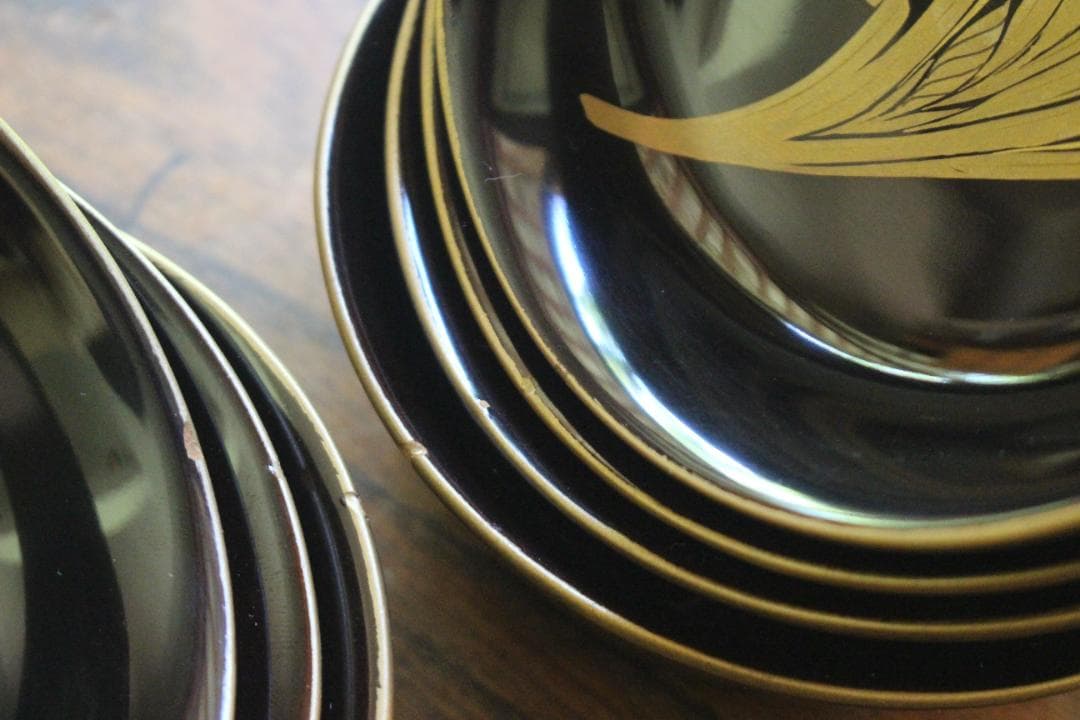 小傷有！時代金縁黒漆に優美な草花蒔絵の映える小皿7点（検輪島塗蒔絵皿菓子皿