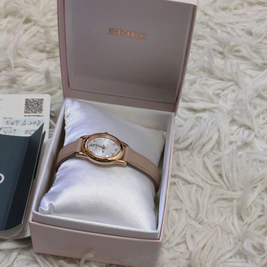 未使用に近い　セイコー2025 ソーラー 腕時計　サクラエディション　レディース