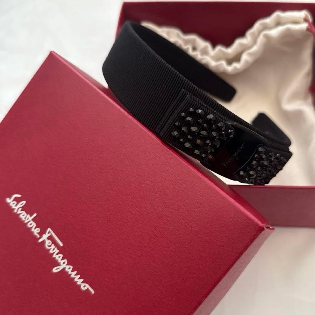Ferragamoフェラガモ カチューシャ 黒