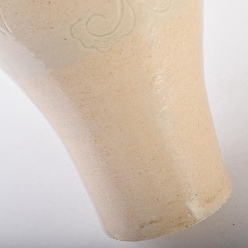 中国　徳化窯白磁　花草刻　花口瓶　C　7060A