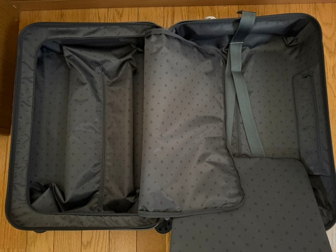 新品未使用　RIMOWA Essential Cabin スレート　グレー