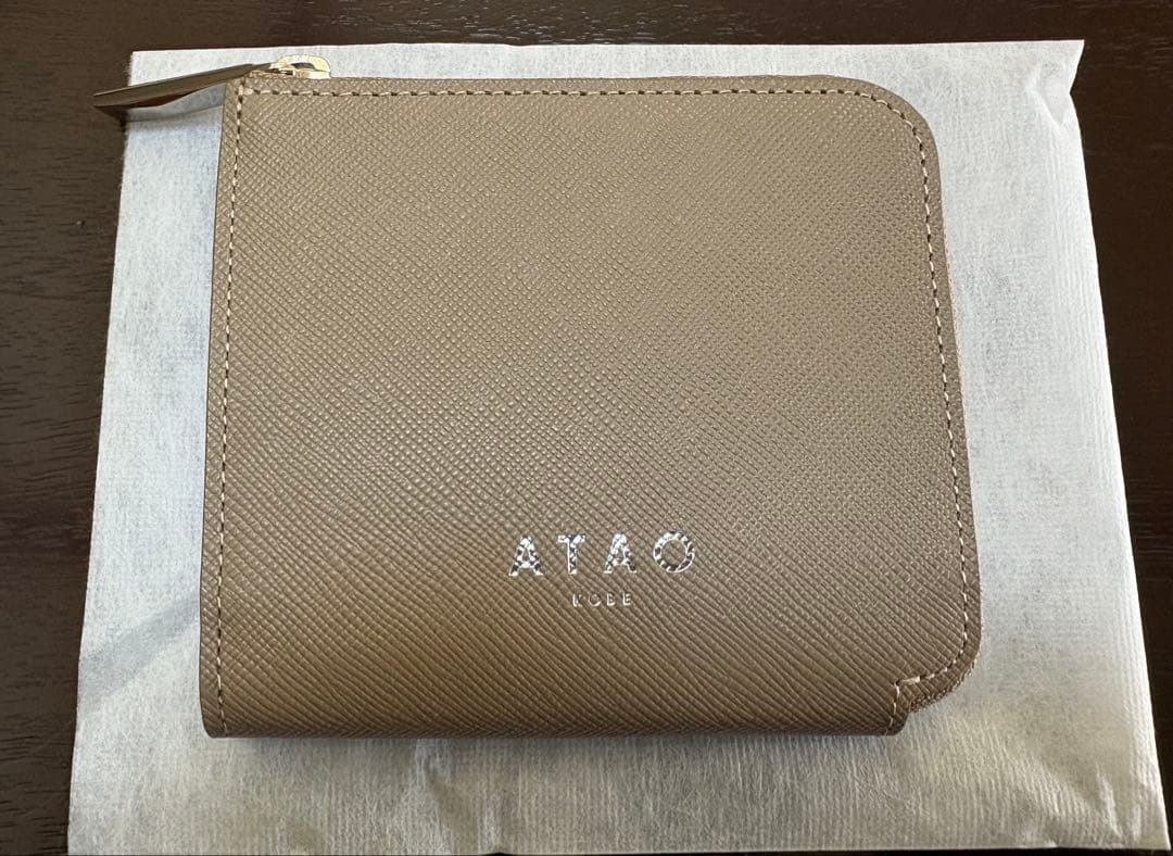 新品・未使用　ATAO ミニ財布チェス　二つ折り財布 ベージュ