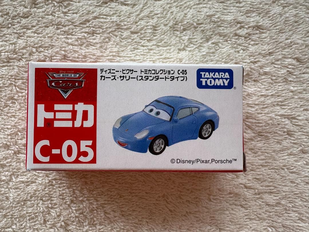 ディズニーピクサー カーズ トミカ C-05 サリー 新品
