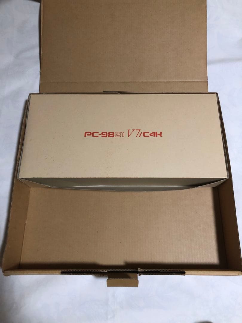 NEC PC-9821用キーボードを付属品添付箱に入れて