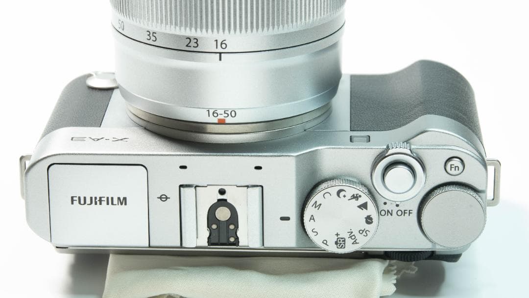 FUJI・X-A3とレンズXC16-50mmのセット