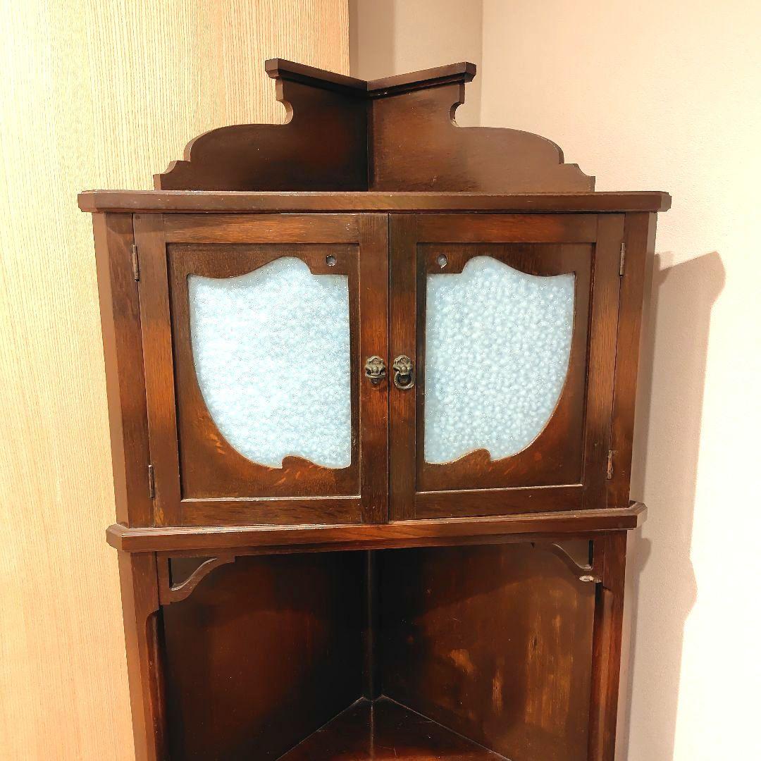 アンティーク　木製コーナーキャビネット ガラス扉付き