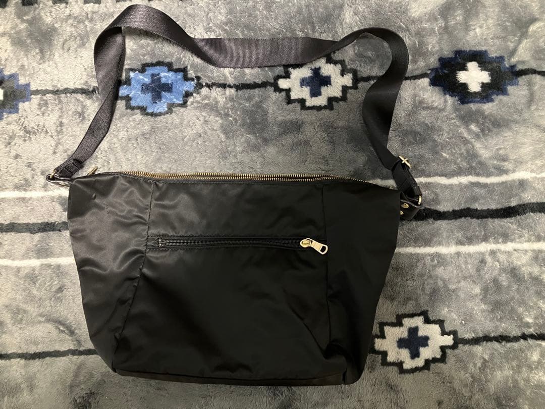 russet ブラック ショルダーバッグ