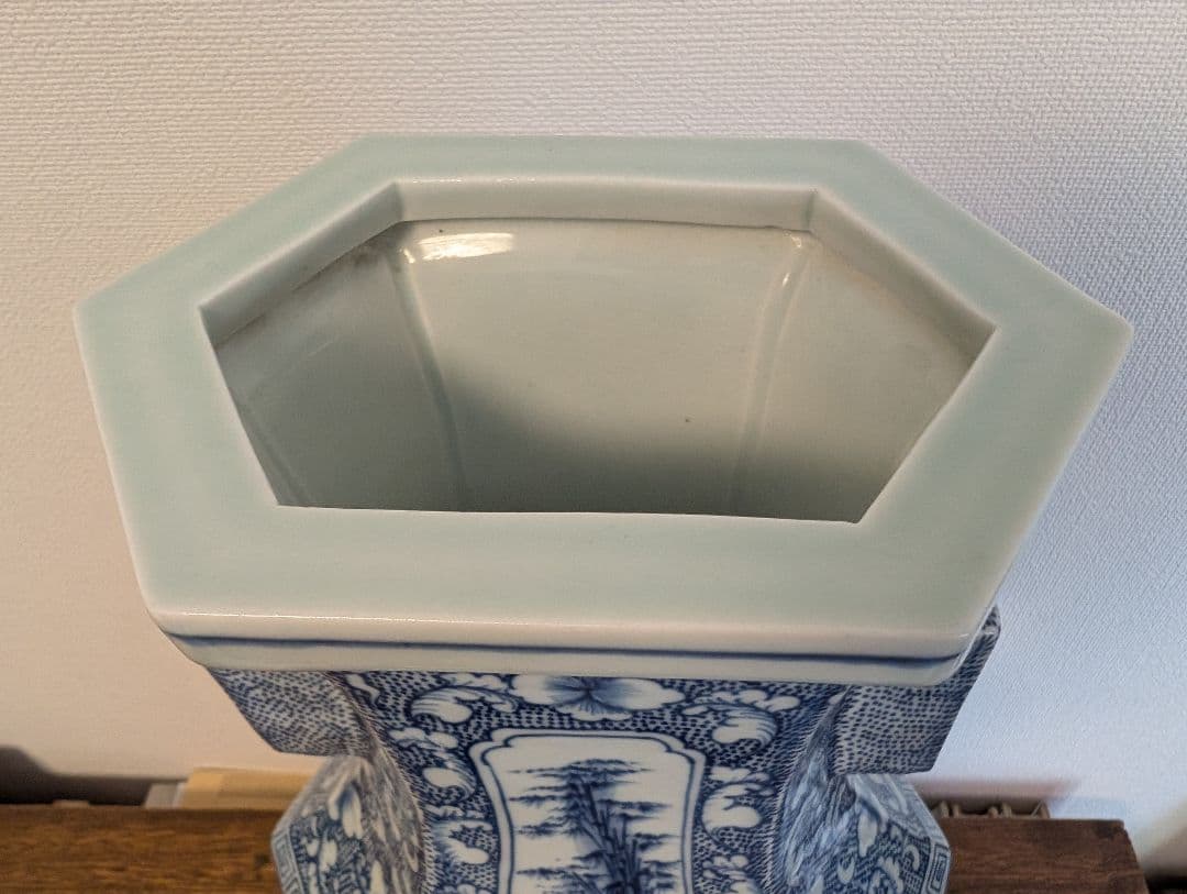 大清乾隆年製　青花山水細密画　六角花瓶　直しあり　中国工芸品　骨董品