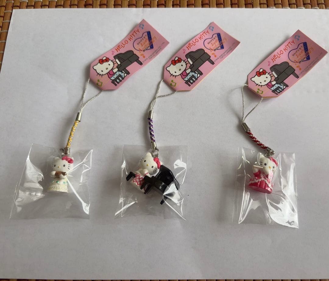 ロ*ズ様 キティ　伊藤楽器限定　根付　3個