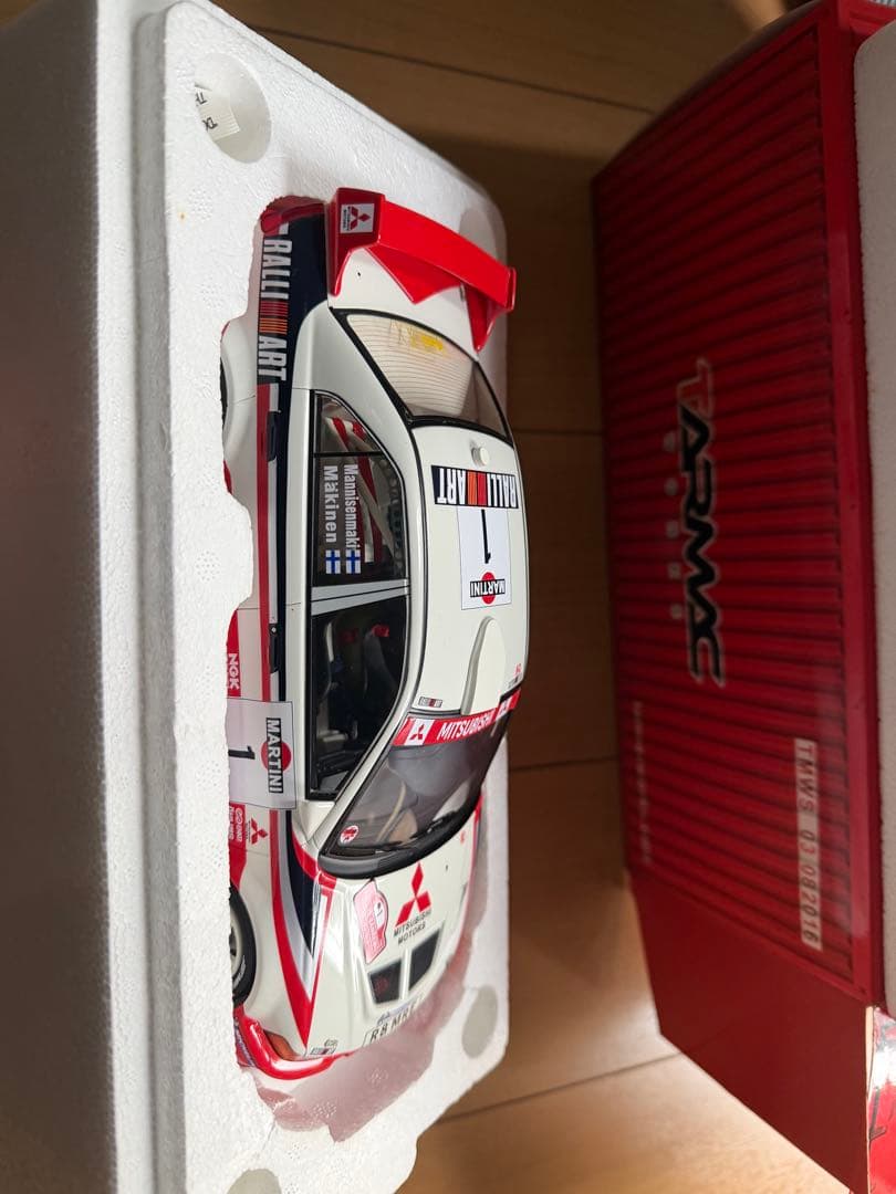 三菱　Lancer Evolution V Ralliart 1/18