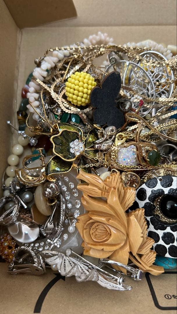 W*E様 アクセサリー まとめ売り イミテーション ジャンク品 ③