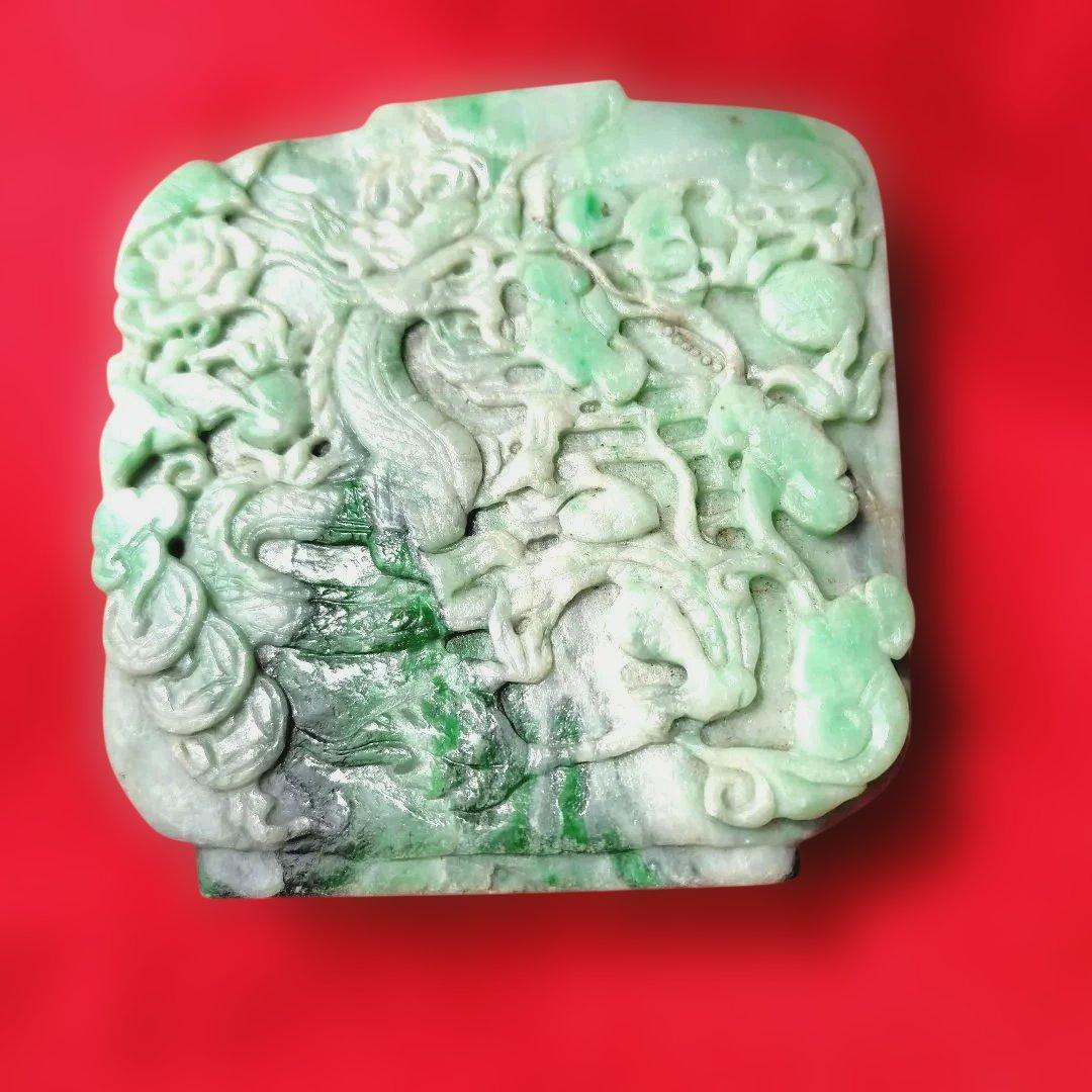 sjy　翡翠の装飾品