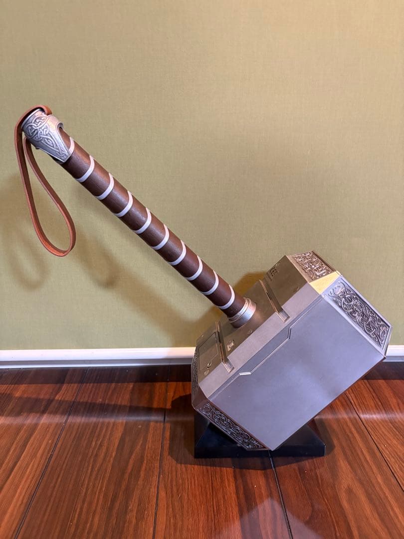 【希少】ハズブロ　ムジョルニアレプリカ　マイティソー　1/1 マーベルレジェンド