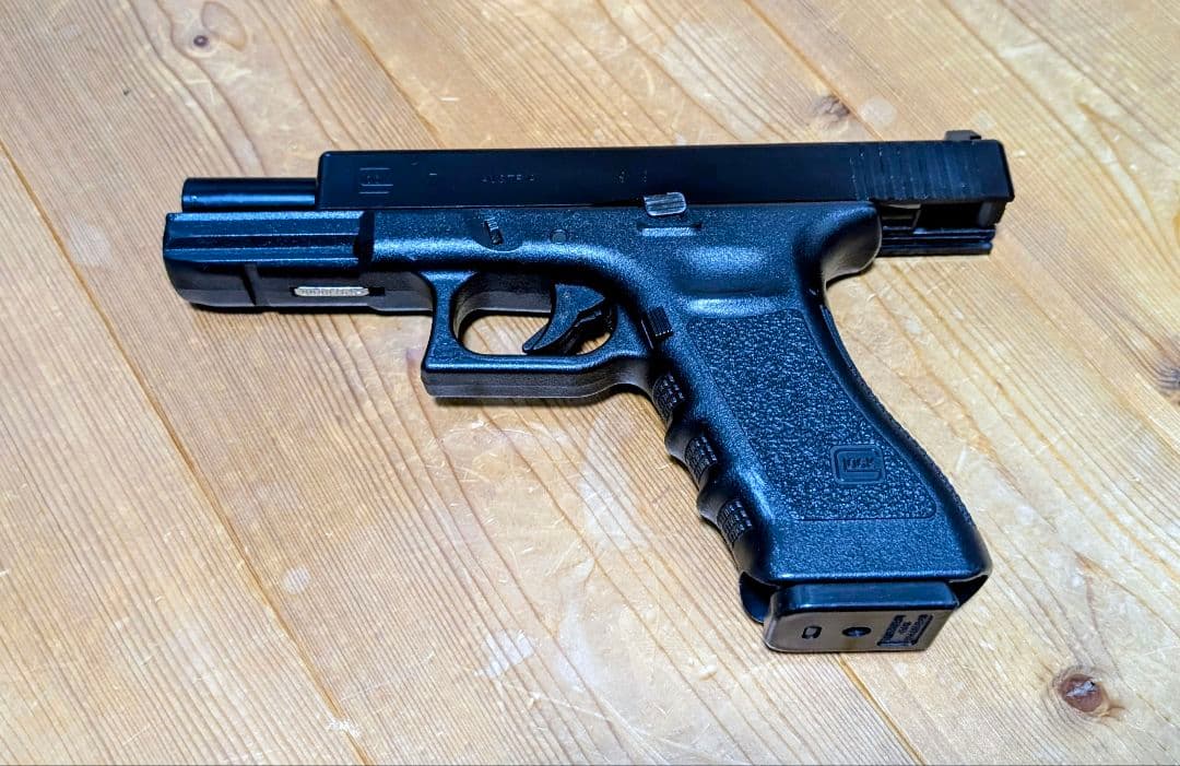 グロック17　+　(実物)BHI CQCホルスター