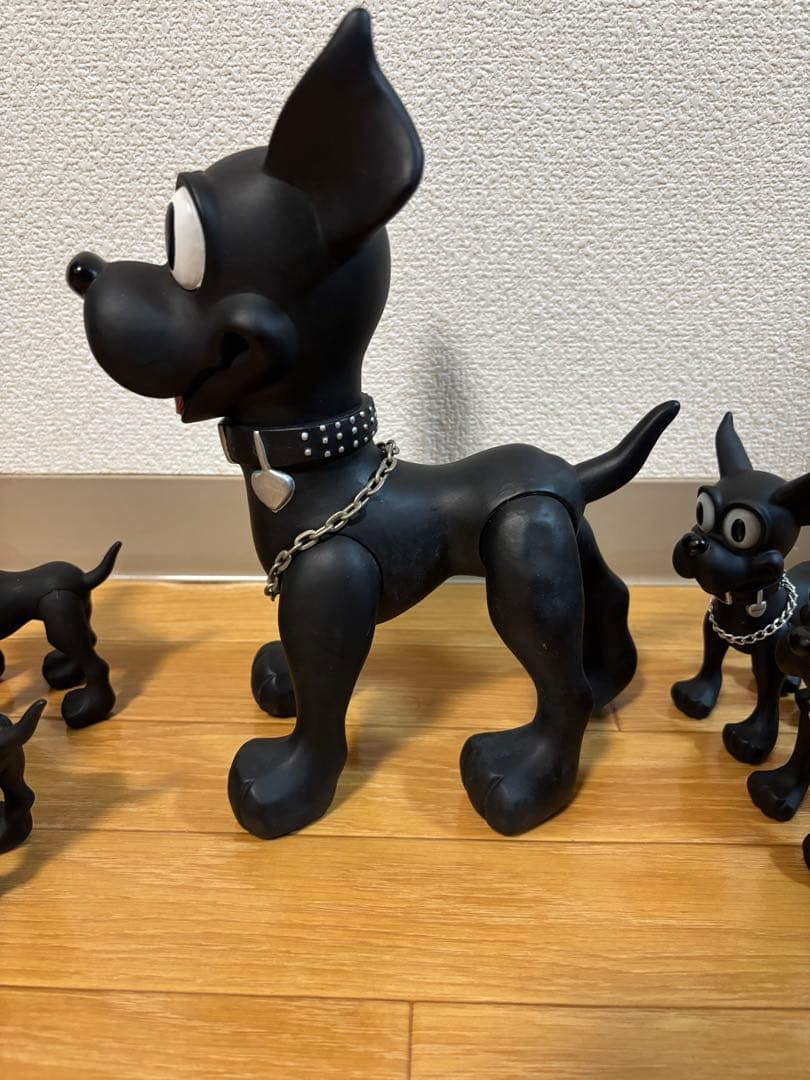 ネイバーフッド　SHADOW フィギュア　ソフビ