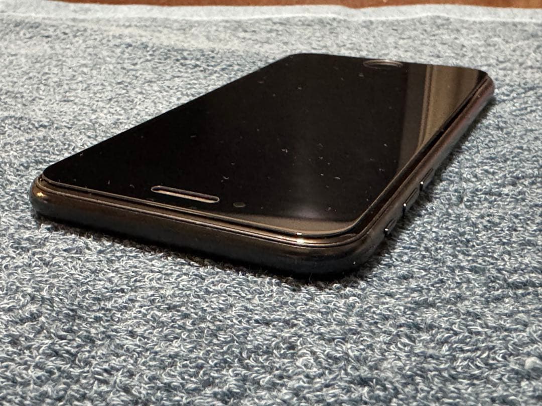 8806 Apple iPhone SE第3世代 ブラック