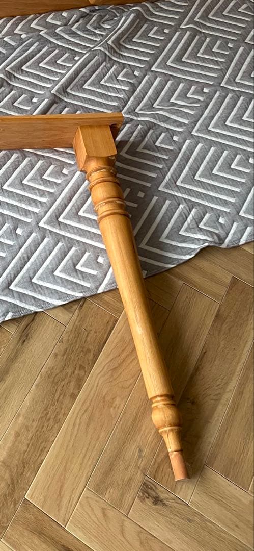 【R様御検討中】 クルミ無垢材　ダイニングテーブル　北欧　ろくろ足　ターンレッグ